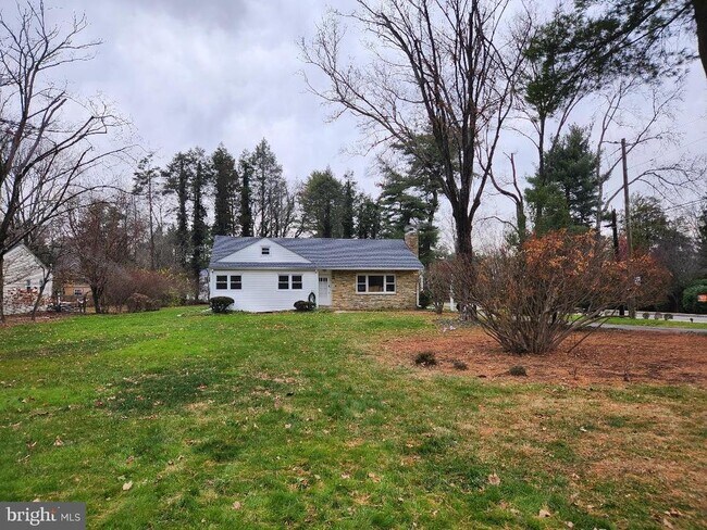 Building Photo - 644 Kingston Terrace