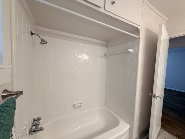 Building Photo - 3918 Harris Dr