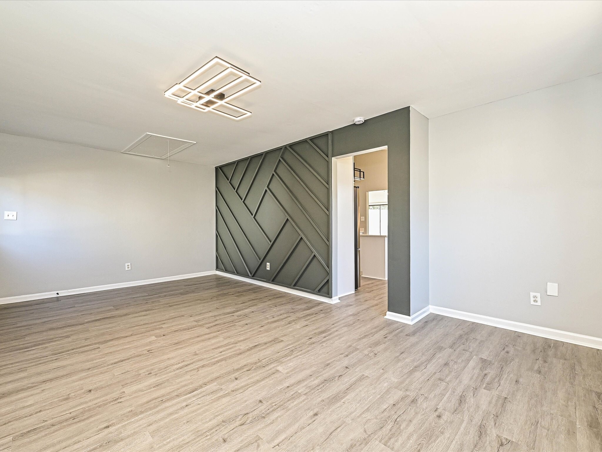 Building Photo - 6455 Tivoli Ct