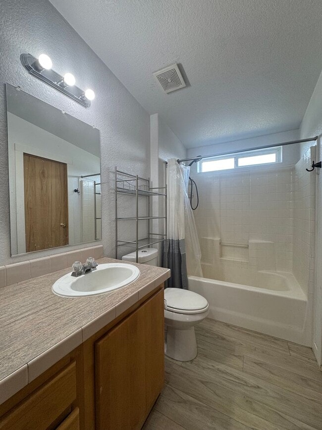 Building Photo - Charming & Updated Home in Kittitas, WA