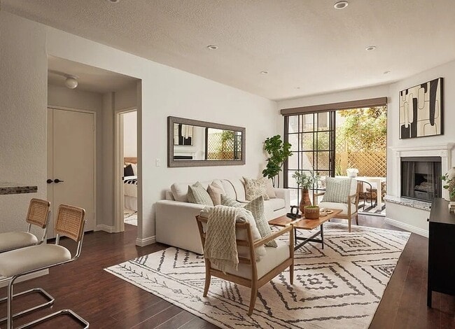 Building Photo - 221 S Oak Knoll Ave
