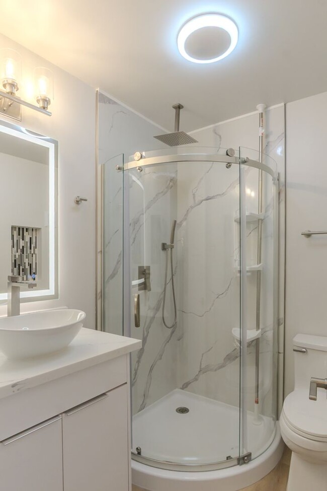 Building Photo - 3bd/1.75ba Seattle Home