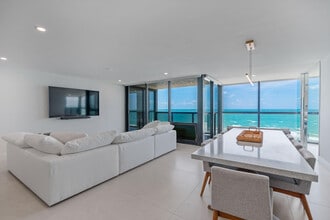 Building Photo - 10410 S Ocean Dr