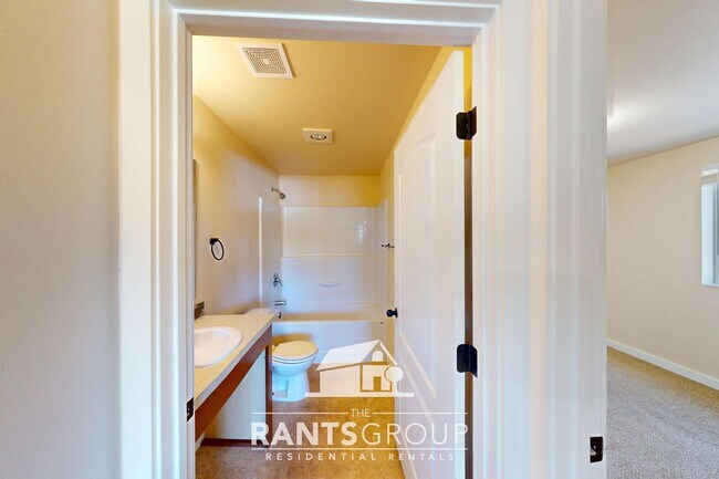 Building Photo - New Paint Throughout! Call today to schedule a tour!