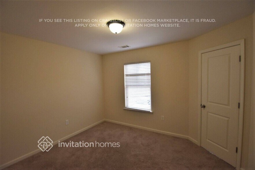 Building Photo - 2070 Stonebrook Dr