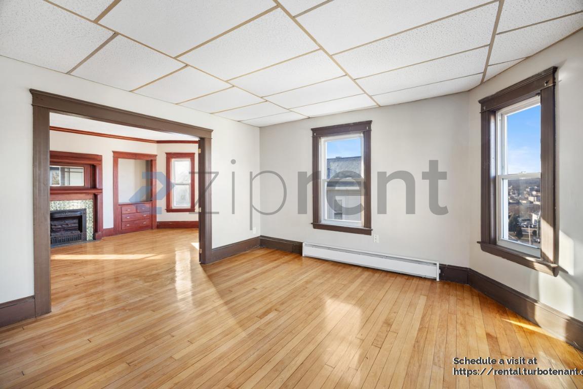 Building Photo - 82 Green Hill Pkwy