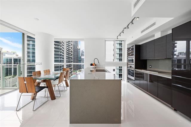 Building Photo - 1080 Brickell Ave