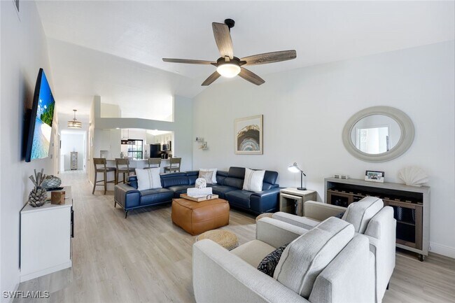 Primary Photo - 824 Tanbark Dr