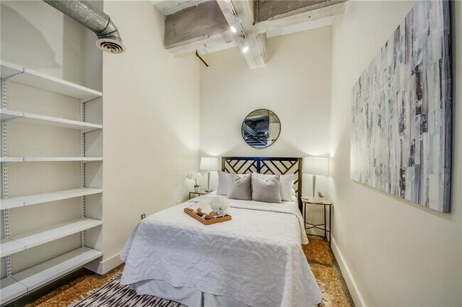 Building Photo - 659 Auburn Ave NE