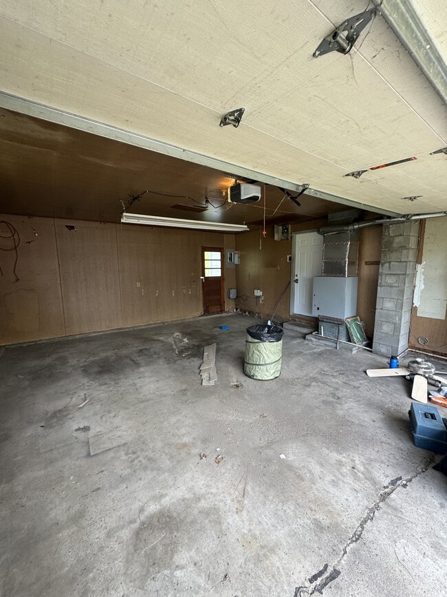 Building Photo - 4054 Buesching Dr