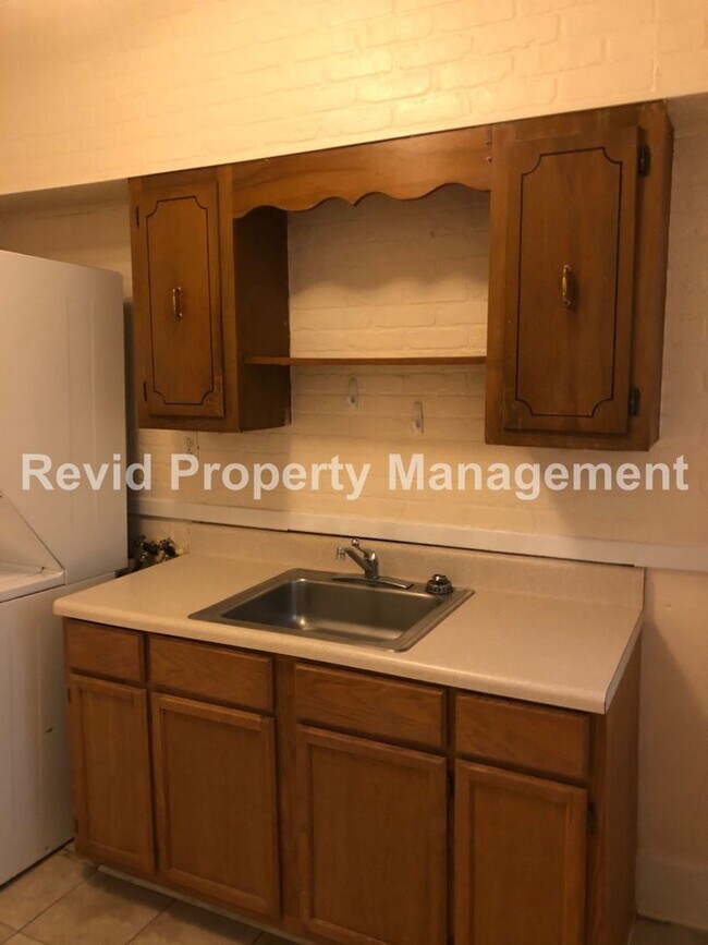 Building Photo - 1536 Tutwiler Ave