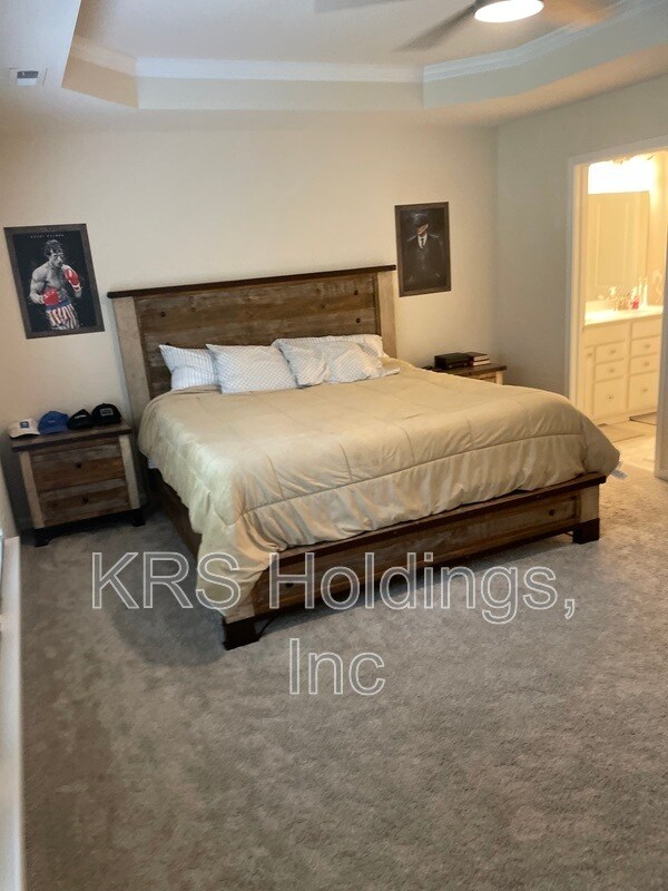 Building Photo - 245 White Oak Ridge Dr