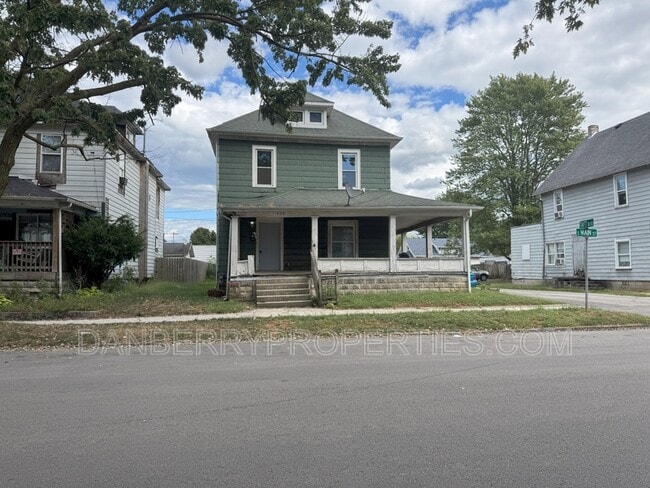 Primary Photo - 428 S Main St