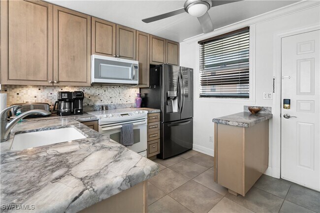 Building Photo - 5500 Bonita Beach Rd SW