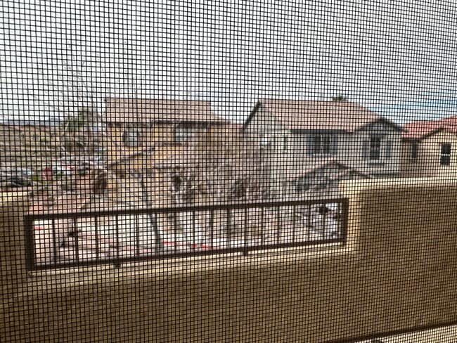 Building Photo - 3-bedroom, 2.5-bathroom home in Henderson