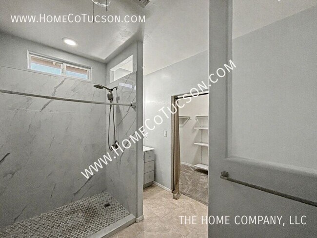 Building Photo - 11675 W Vanderbilt Farms Way