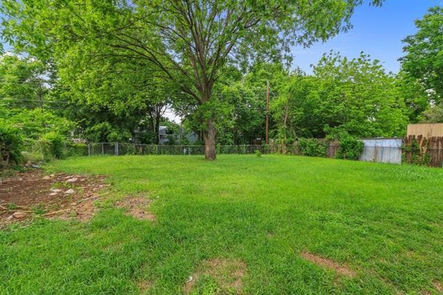 Building Photo - 3847 Castle Hills Dr