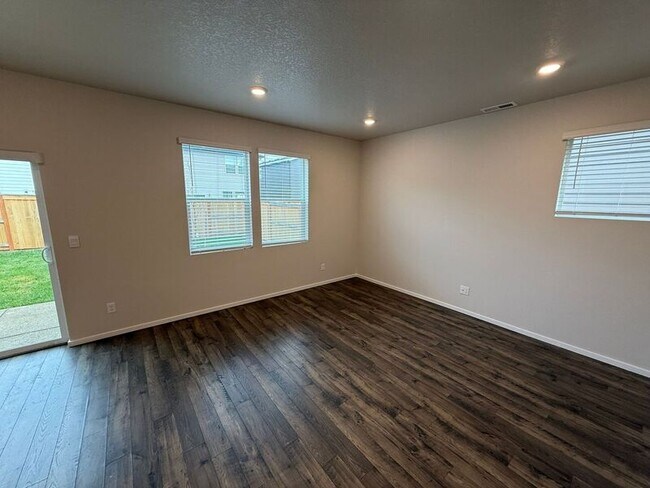 Building Photo - 4833 Thyme Ave NE