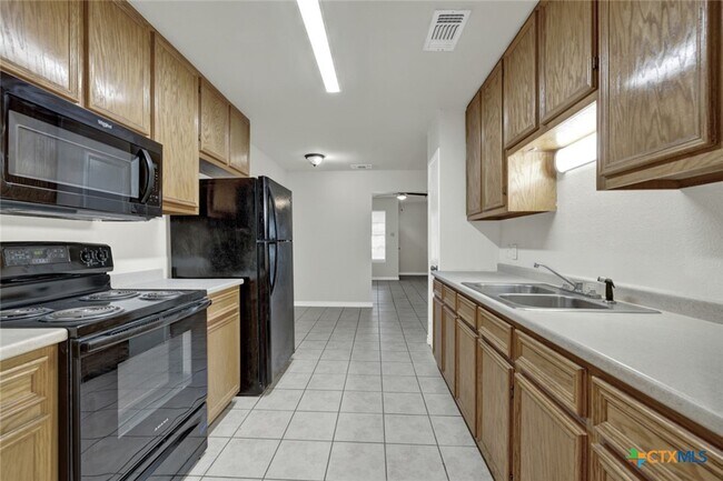 Building Photo - 334 Craddock Ave