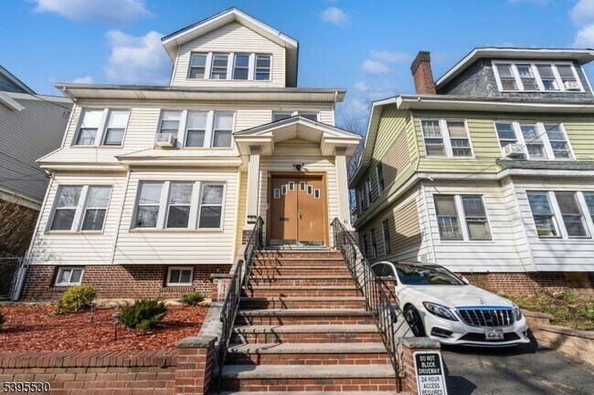 Building Photo - 41 Poe Ave