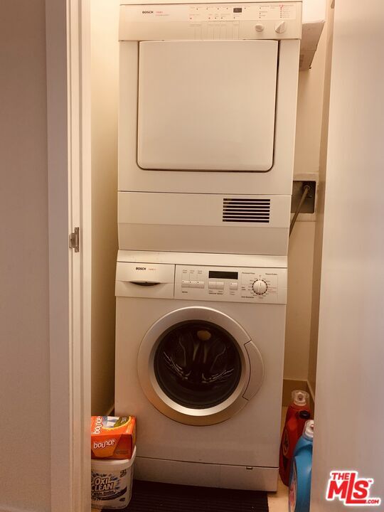 Building Photo - 3810 Wilshire Blvd