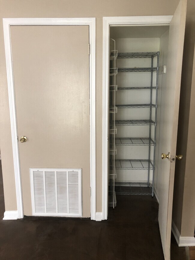 Building Photo - Fairfax