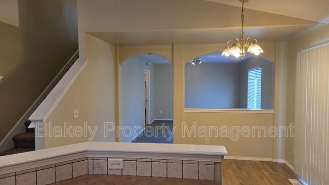 Building Photo - 4004 E Park Ridge Dr