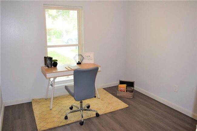 Building Photo - 3 Bedroom Home For Rent in Great School Di...