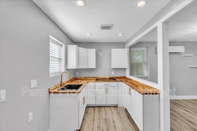 Building Photo - 2514 Florida Ave