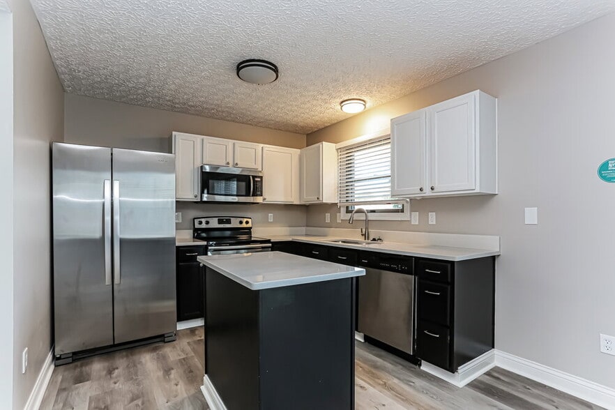 Building Photo - 2116 Juneau Way