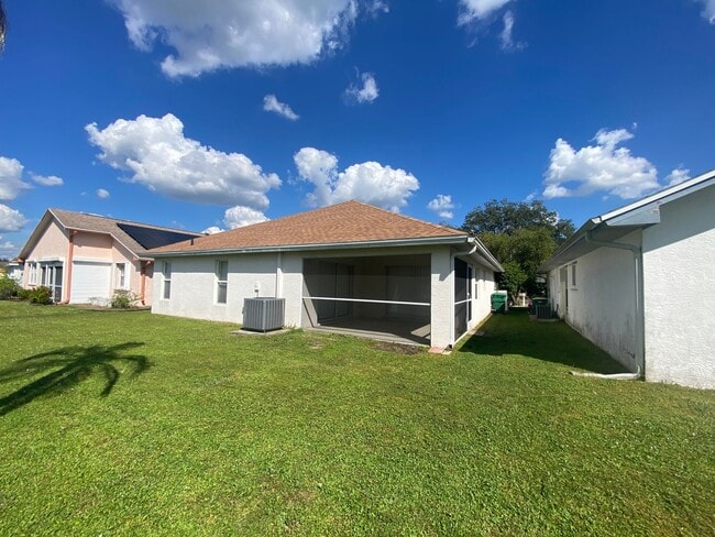 Building Photo - 487 Winwood Ct