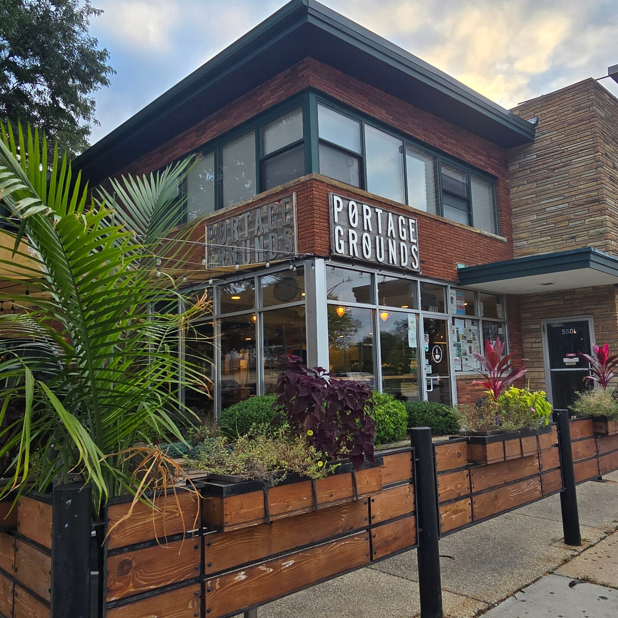 Building Photo - 4037 N Long Ave