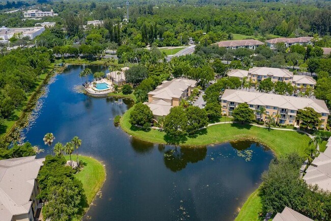 Building Photo - 1400 Crestwood Ct S