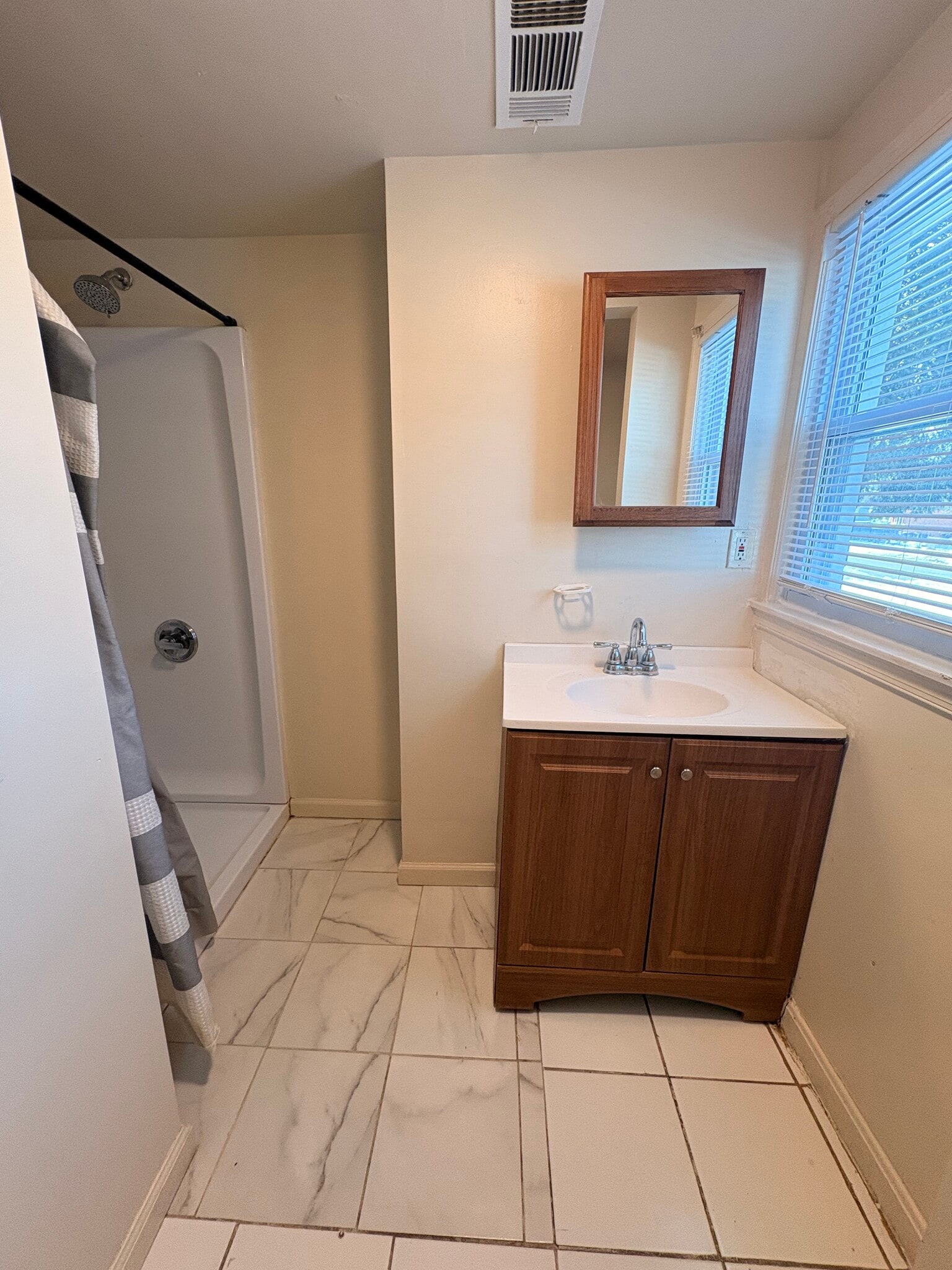 Building Photo - 910 Logwood Rd