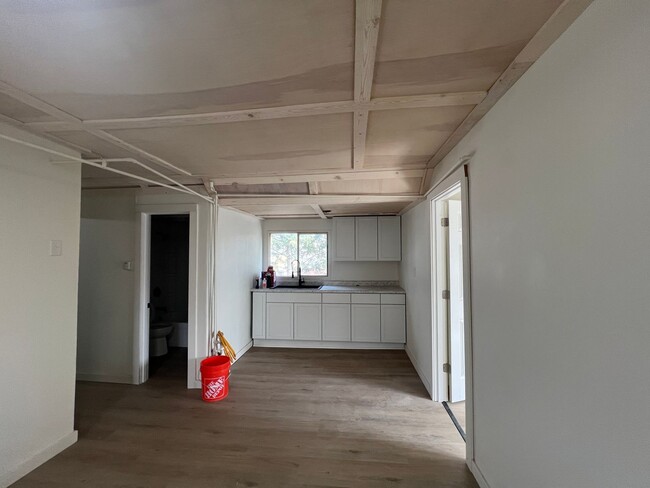 Building Photo - 616 McClellan St