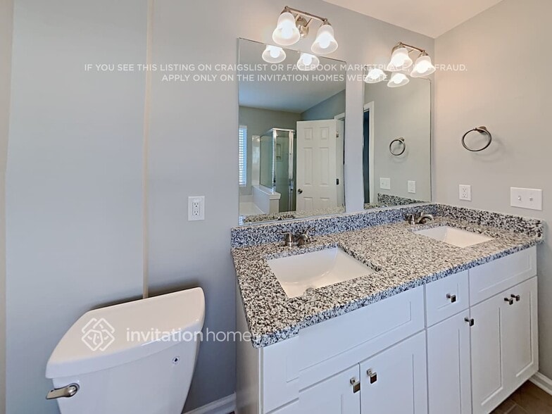 Building Photo - 4815 Asherton Pl NW