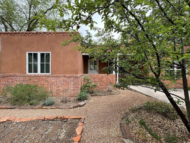 Building Photo - 1201 Escalante St
