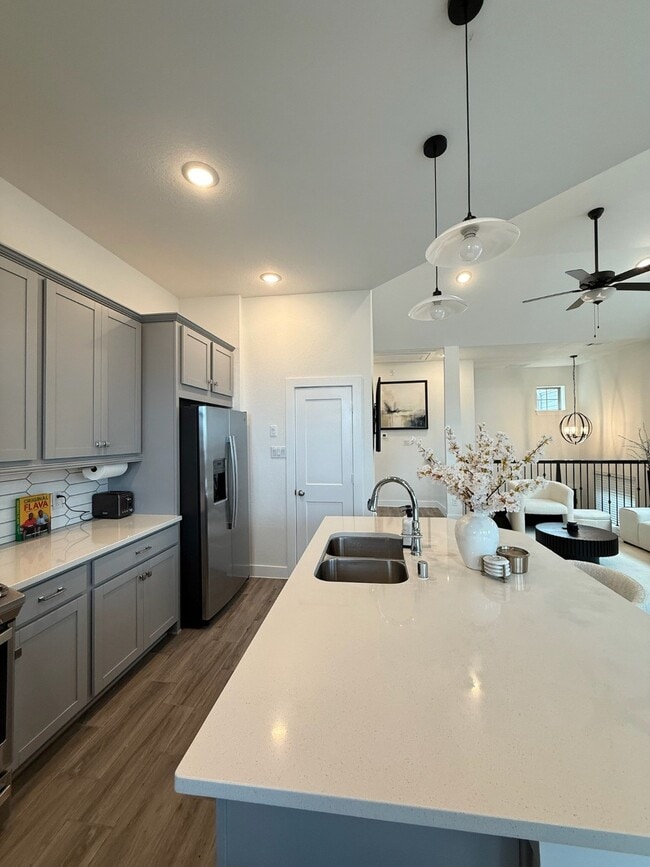 Building Photo - 7826 Starfish Arbor Dr