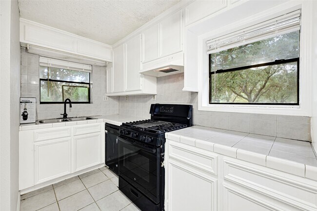 Building Photo - 8619 Arranmore Ln