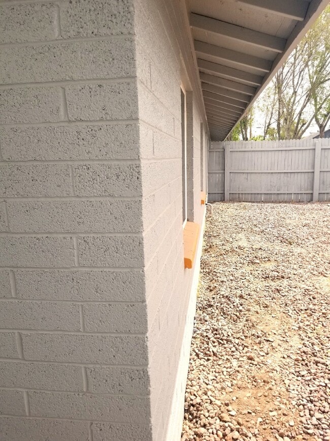 Building Photo - AWESOME 1 BEDROOM AND 1 BATHROOM FOR LEASE