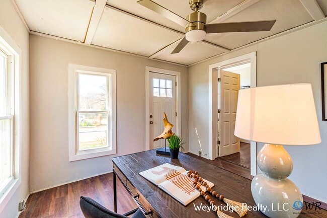 Building Photo - Beautiful, Updated Home in East End near C...