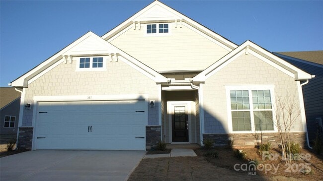 Building Photo - 107 Pampas Pl