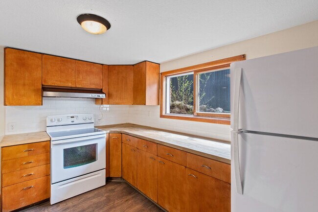 Building Photo - 807 Shoshone Pl