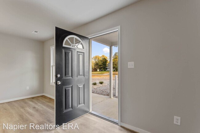 Building Photo - 3 br, 2 bath House - 24802A and 24802B Cox...