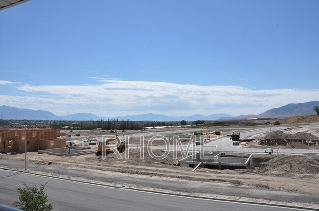 Building Photo - 4076 W 1530 N EE-301