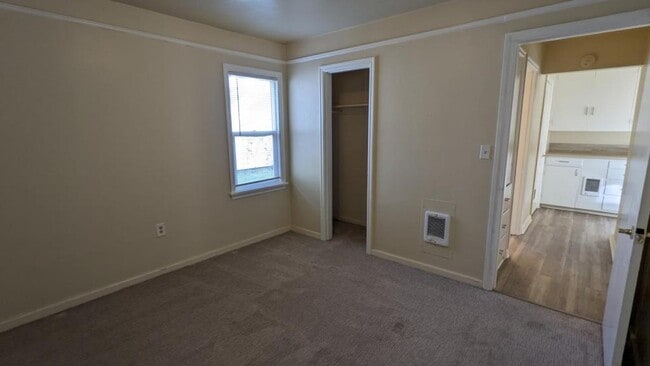 Building Photo - 1038 Howard St SE