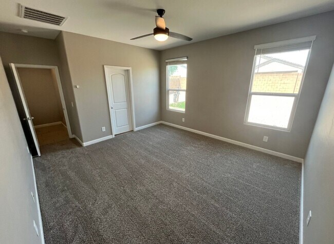 Building Photo - 8530 W Millerton Way