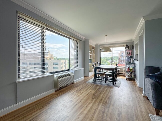 Building Photo - 2501 Calvert St NW