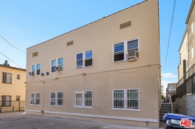 Building Photo - 858 1/2 S Gramercy Pl