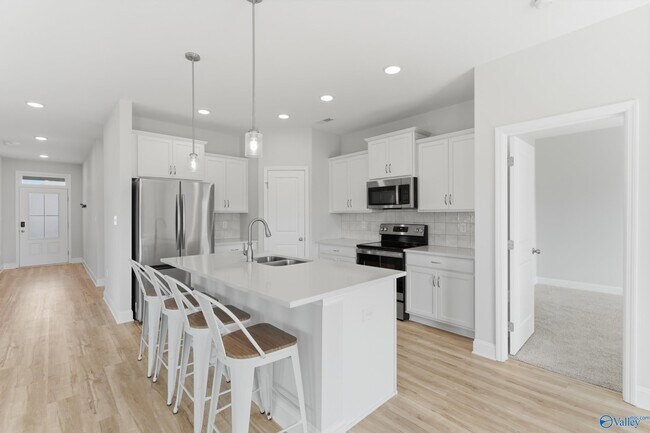 Building Photo - 200 Goldie Ct